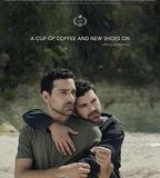 一杯咖啡與新穿的鞋子
